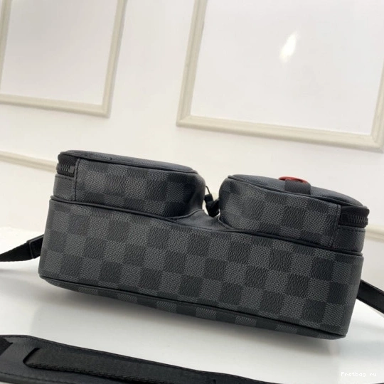 First bag ru MESSENGER LOUIS VUITTON BAG UTILITY 0815
